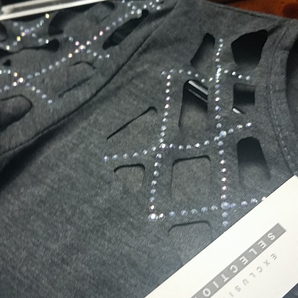 Studded out hollow top. - Picture 5 of 7